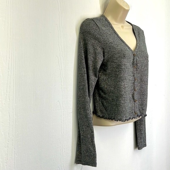 American Eagle - Gray And Black V Neck Button Down Long Sleeve Crop Top Small - Picture 4 of 9
